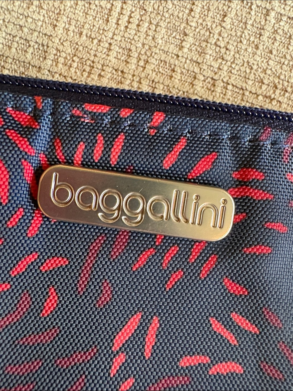 Baggallini wristlet - Picture 2 of 6